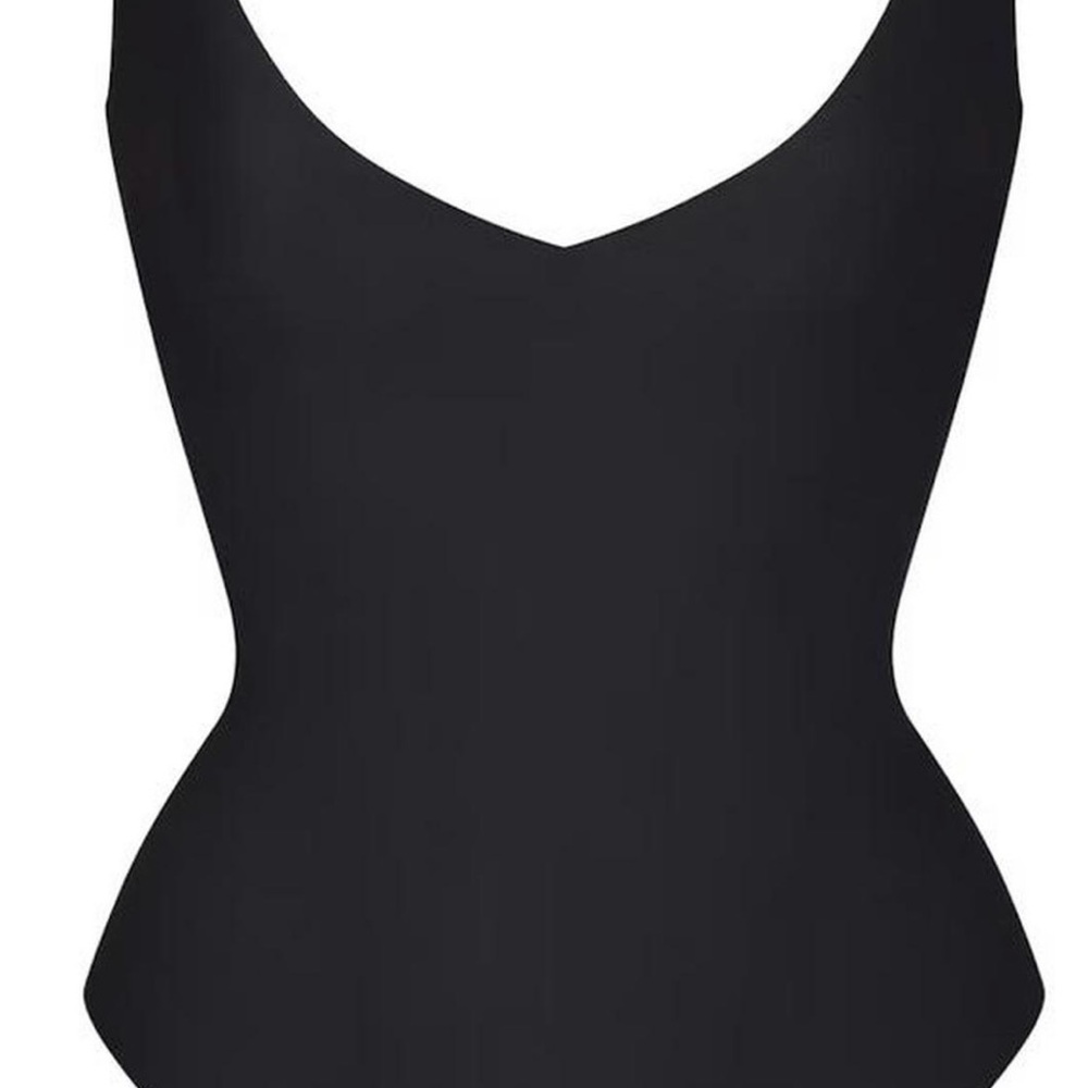 SKIMS unlined plunge bodysuit size small